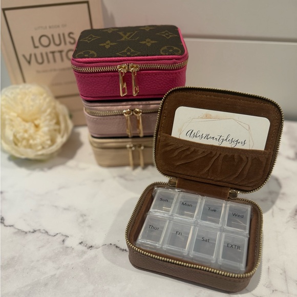 ❤️ Monogram Zippered Pill Case / Accessories Case / Jewelry Case HANDMADE ❤️ - Picture 2 of 11